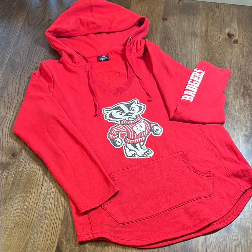 Campus Heritage Juniors Red Sequin Wisconsin Badgers Hoodie Medium